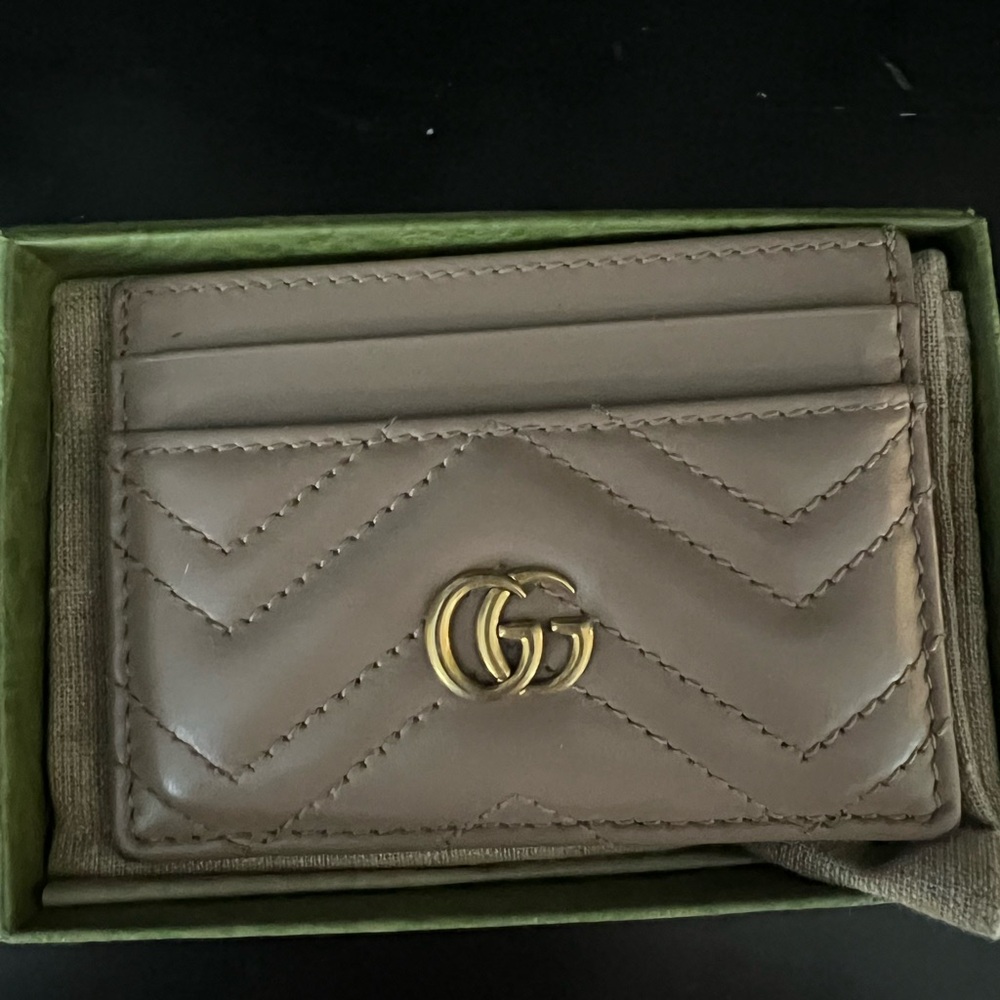 Gucci GG Marmont Card Case in Taupe